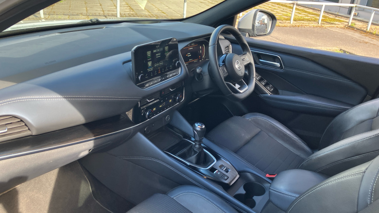 Nissan Qashqai 1.3 DiG-T MH Tekna 5dr Petrol Hatchback